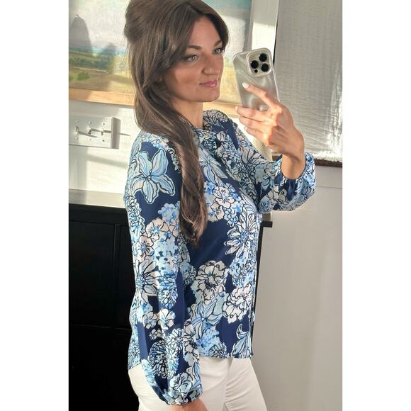 Lilly Pulitzer Size Small Farren 100% Silk Blue Floral Silk Blouse - Picture 8 of 9